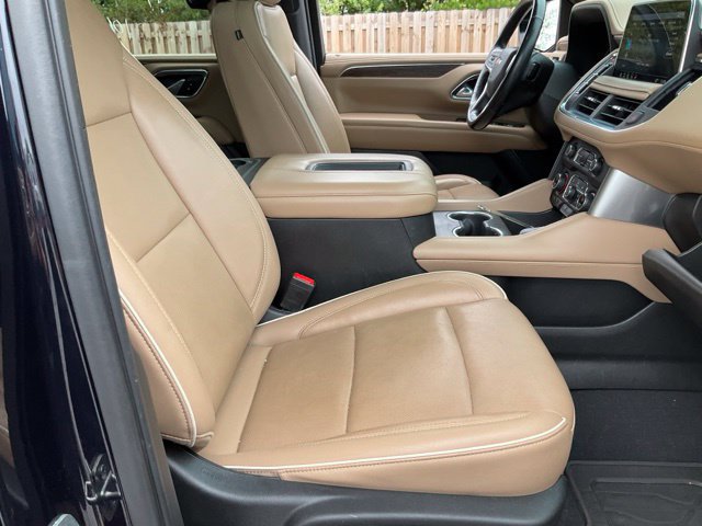 Used 2021 Chevrolet Suburban Premier w/ Premium Package AWD/4WD image 11