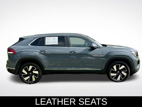 Used 2025 Volkswagen Atlas Cross Sport SEL image 7