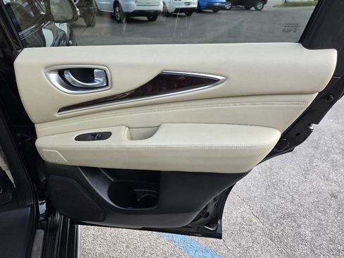 Used 2018 INFINITI QX60 FWD w/ Deluxe Technology Package image 24