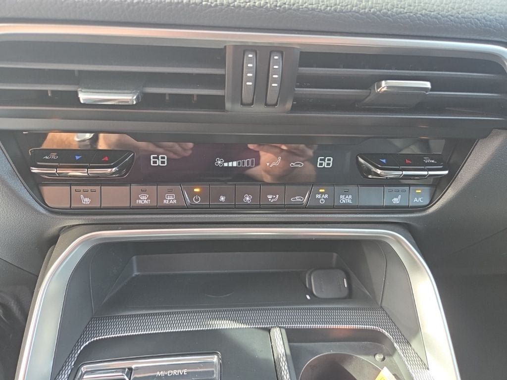 Used 2025 MAZDA CX-90 Plug-In Hybrid w/ Preferred AWD/4WD image 18