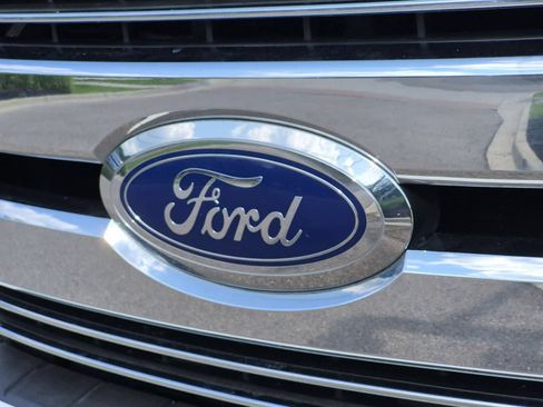 Used 2019 Ford F250 Lariat w/ Lariat Value Package AWD/4WD image 12