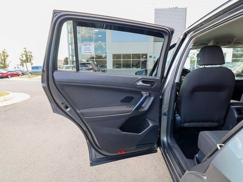 Used 2021 Volkswagen Tiguan S image 37