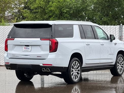 New 2026 GMC Yukon XL Denali w/ Denali Reserve Package AWD/4WD image 4