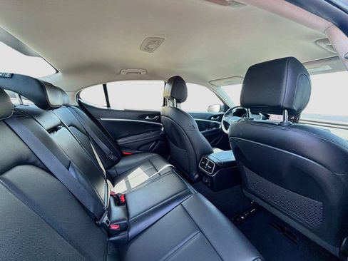 Used 2022 Genesis G70 2.0T RWD image 26