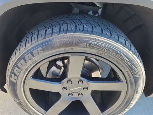 Used 2020 GMC Acadia SLE image 17