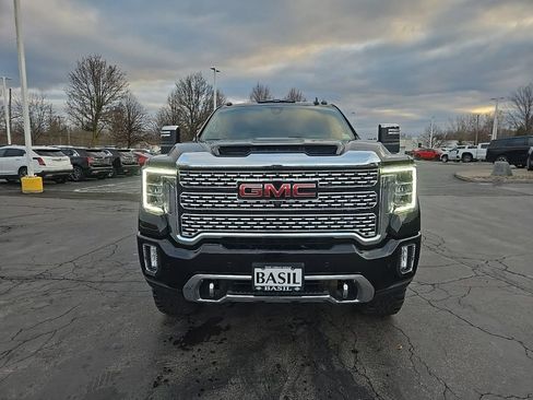 Used 2023 GMC Sierra 3500 Denali w/ Denali Black Diamond Edition image 8