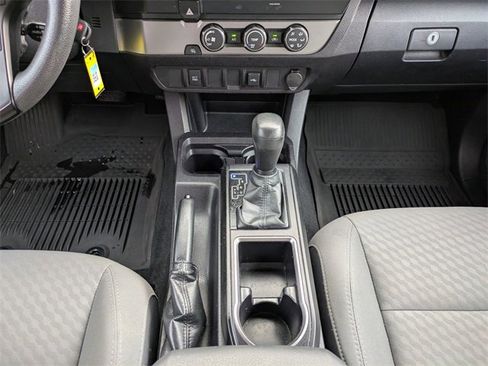 Used 2022 Toyota Tacoma SR image 19