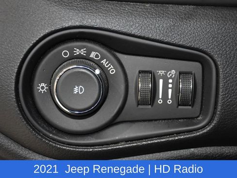 Used 2021 Jeep Renegade Latitude image 9
