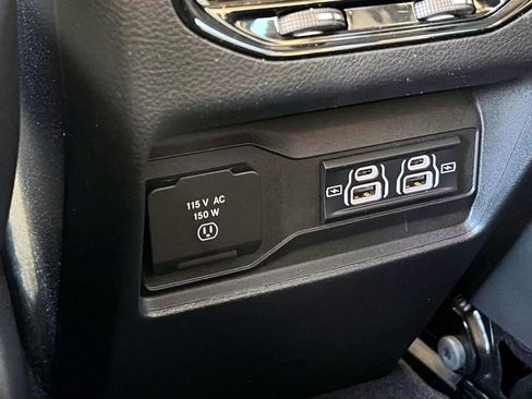 Certified 2023 Jeep Grand Cherokee Laredo w/ Luxury Tech Group I image 14