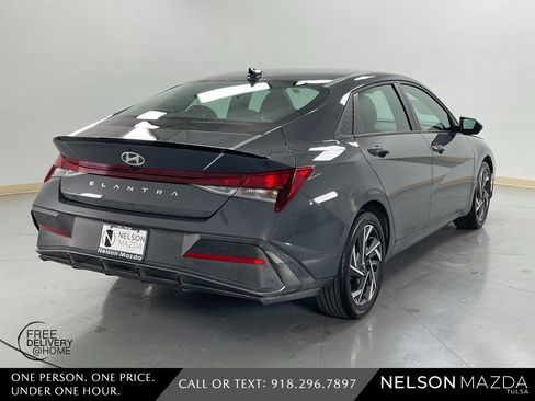 Used 2025 Hyundai Elantra Sport image 6