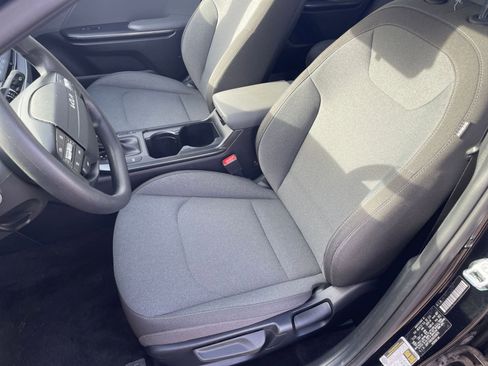 Used 2025 Kia K4 LXS image 35