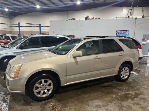 Used 2009 Cadillac SRX AWD w/ Third Row Seating Package image 8