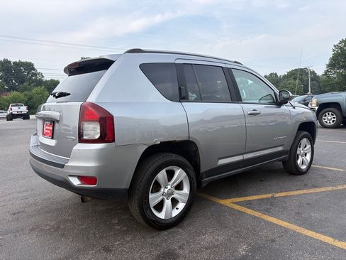 Used 2016 Jeep Compass Latitude AWD/4WD image 6