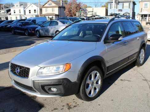 Used 2016 Volvo XC70 T5 Premier w/ Proximity Package image 1