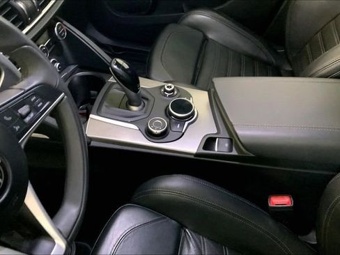 Used 2018 Alfa Romeo Stelvio Ti Sport image 8