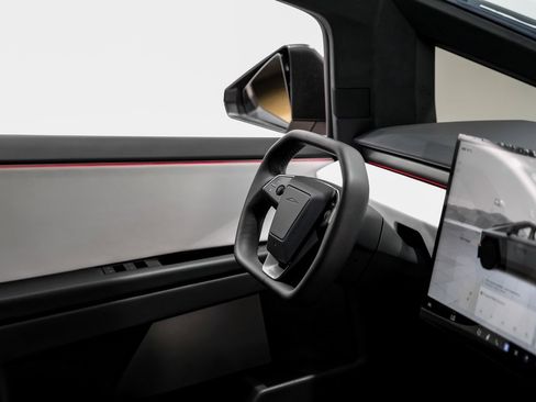 Used 2024 Tesla Cybertruck AWD Crew Cab image 12