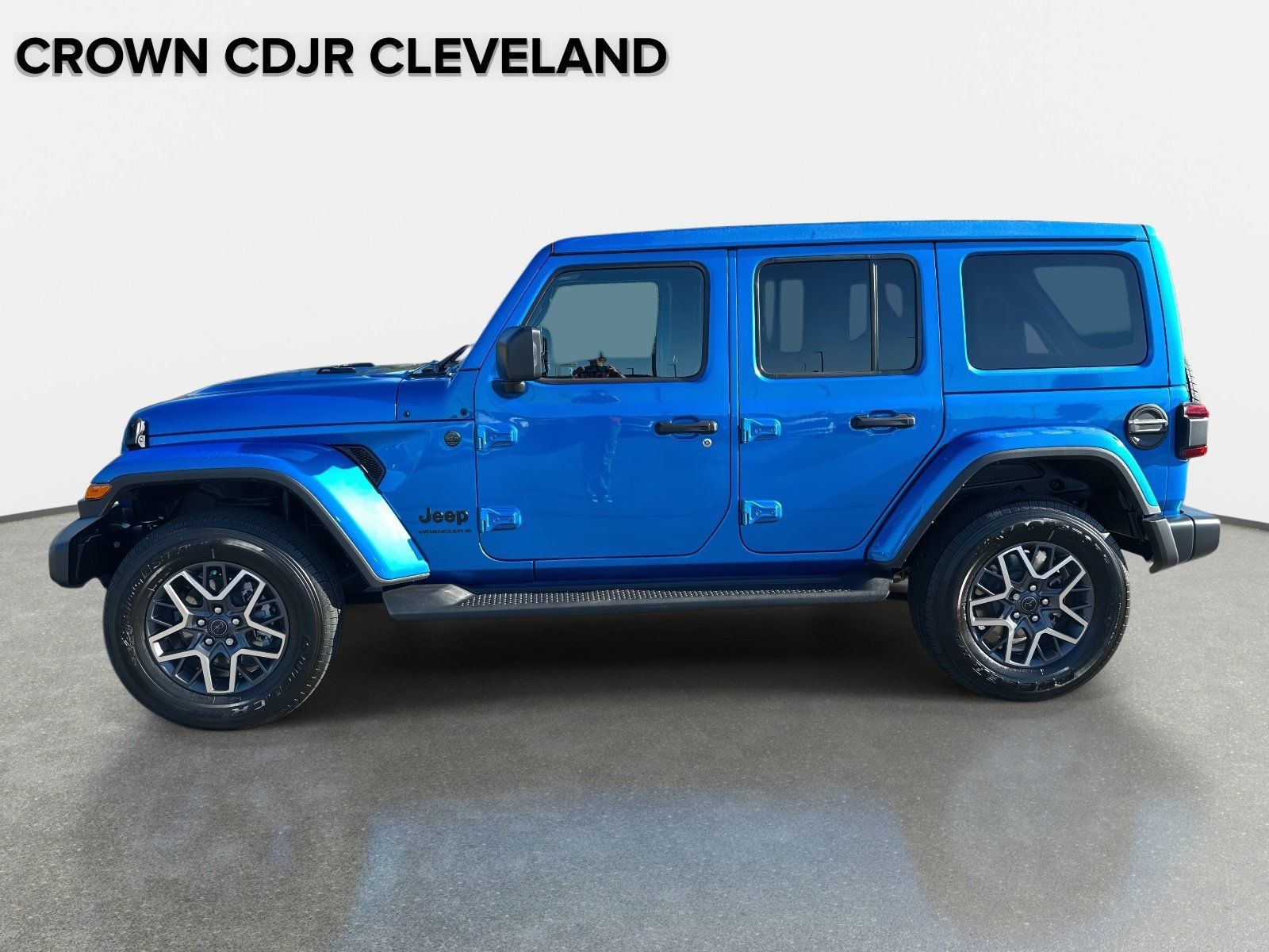 New 2025 Jeep Wrangler Unlimited Sahara w/ Safety Group AWD/4WD image 7