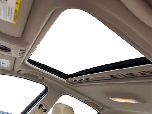 Used 2018 BMW 320i xDrive Sedan w/ Convenience Package image 24