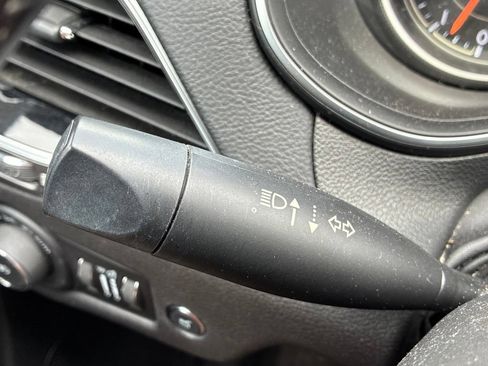 Used 2019 Jeep Cherokee Limited AWD/4WD image 32