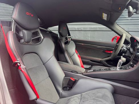 Certified 2023 Porsche 718 Cayman GT4 RWD image 21