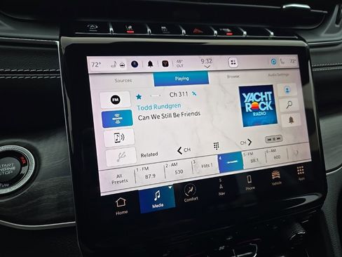 Used 2023 Jeep Grand Cherokee L Limited w/ Black Appearance Package image 27