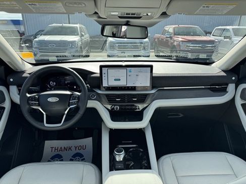 Used 2025 Ford Explorer Platinum w/ Ultimate Package image 19