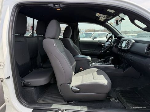 Used 2017 Toyota Tacoma TRD Off-Road w/ Tow Package image 14