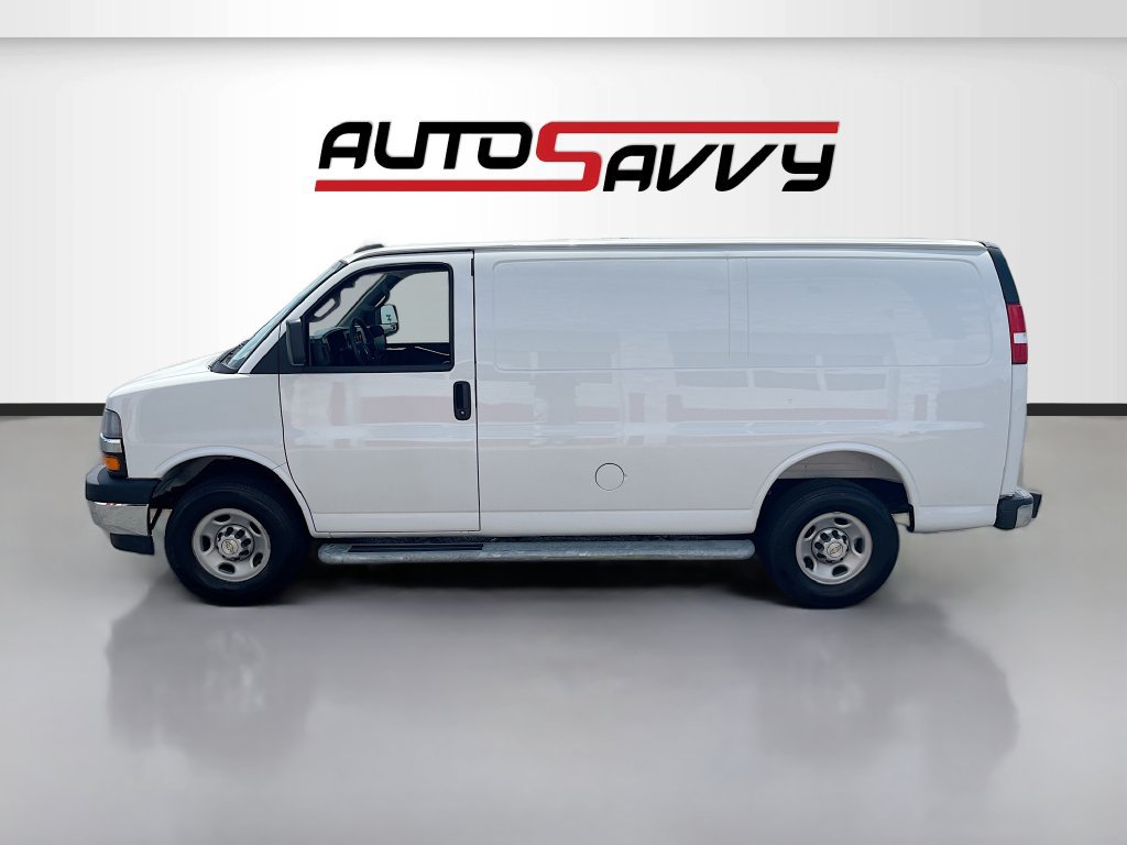 Used 2025 Chevrolet Express 2500 w/ Driver Convenience Package RWD image 4