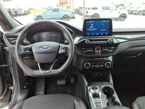 Used 2025 Ford Escape ST-Line image 15