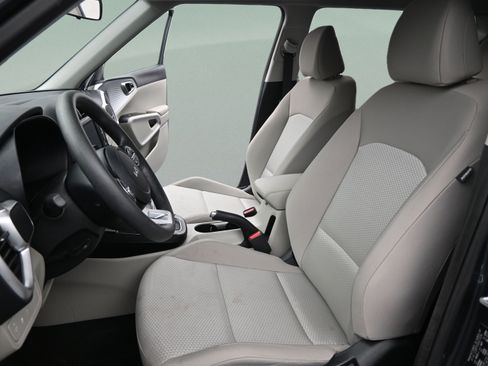 Used 2025 Kia Soul LX w/ LX Technology Package FWD image 22