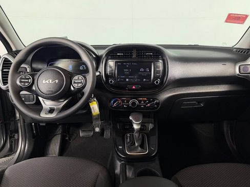 Used 2024 Kia Soul LX w/ Option Group 015 FWD image 14
