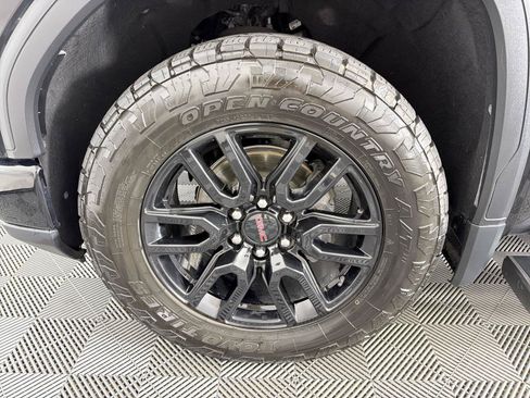 Used 2024 GMC Sierra 1500 Elevation AWD/4WD image 9