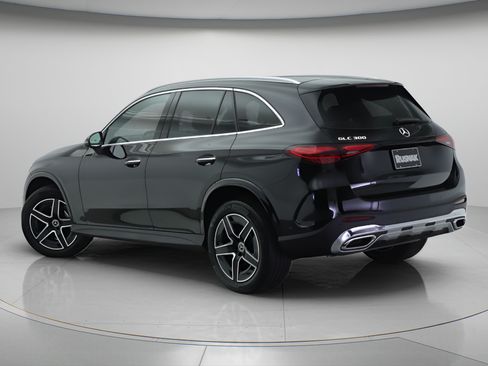 New 2026 Mercedes-Benz GLC 300 image 2