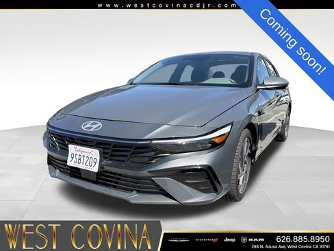 Used 2025 Hyundai Elantra SEL FWD image 1