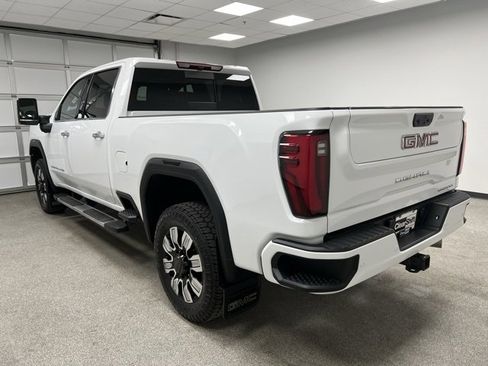 Used 2024 GMC Sierra 2500 Denali image 9