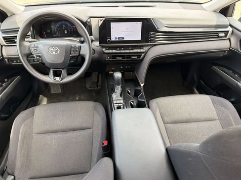 Used 2025 Toyota Camry LE FWD image 17