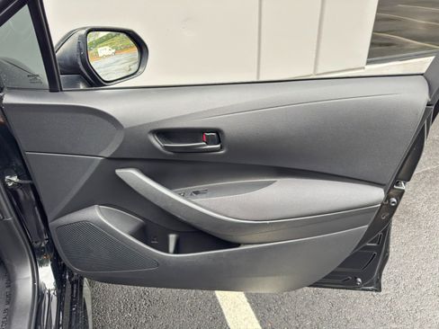 Used 2023 Toyota Corolla LE FWD image 38