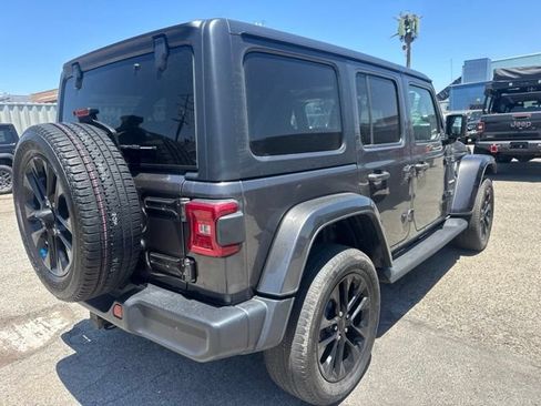 Used 2022 Jeep Wrangler Unlimited Sahara w/ Cold Weather Group AWD/4WD image 6