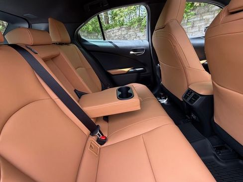 New 2026 Lexus UX 300h AWD image 21