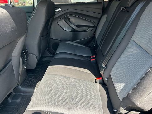 Used 2019 Ford Escape SE image 16