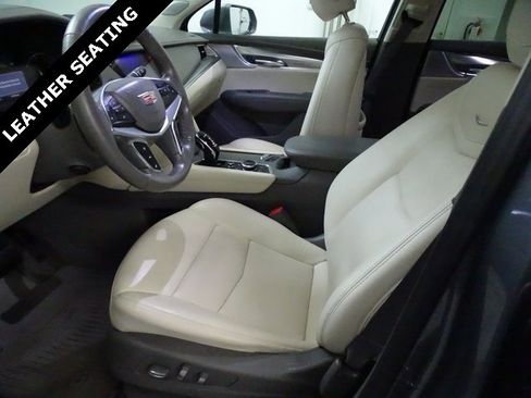 Used 2020 Cadillac XT5 Premium Luxury image 2