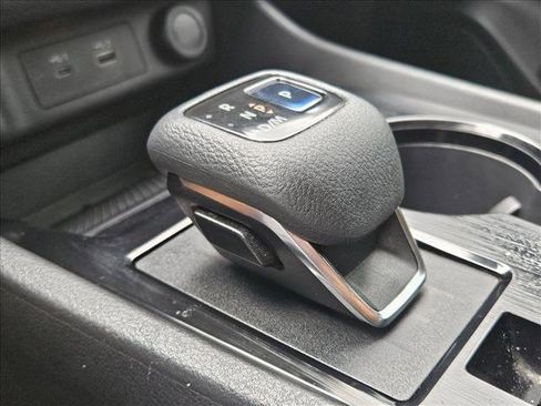 Used 2020 Nissan Rogue SV image 9