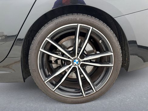 Used 2024 BMW 330i xDrive Sedan w/ M Sport Package AWD/4WD image 27