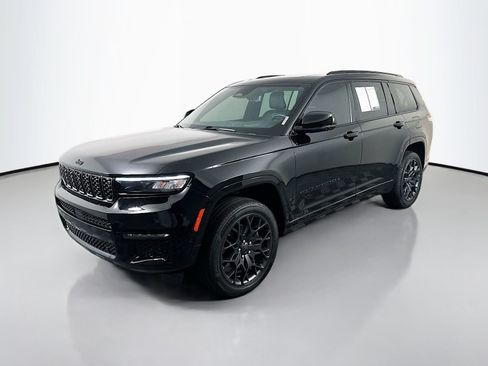 Used 2023 Jeep Grand Cherokee L Summit AWD/4WD image 3