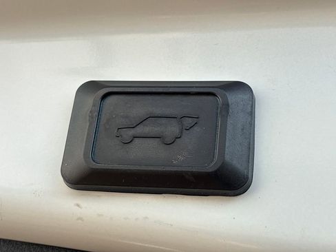 Used 2020 Toyota RAV4 XLE Premium image 32