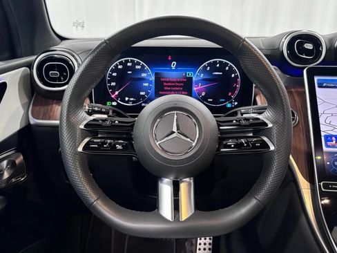 Used 2023 Mercedes-Benz GLC 300 4MATIC image 13