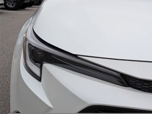 Used 2025 Toyota Corolla LE image 10