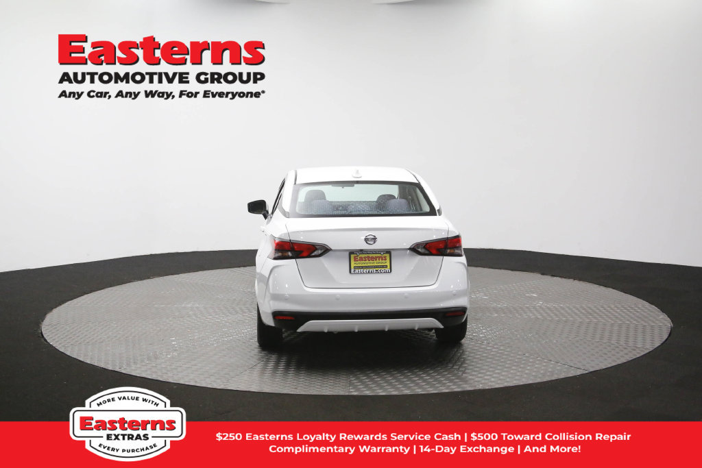 Used 2022 Nissan Versa SV FWD image 38