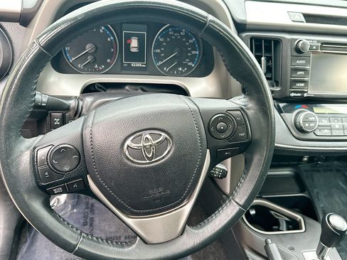 Used 2017 Toyota RAV4 XLE w/ All Weather Liner Package AWD/4WD image 17