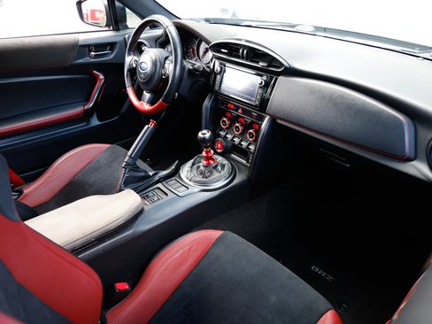 Used 2018 Subaru BRZ tS image 17